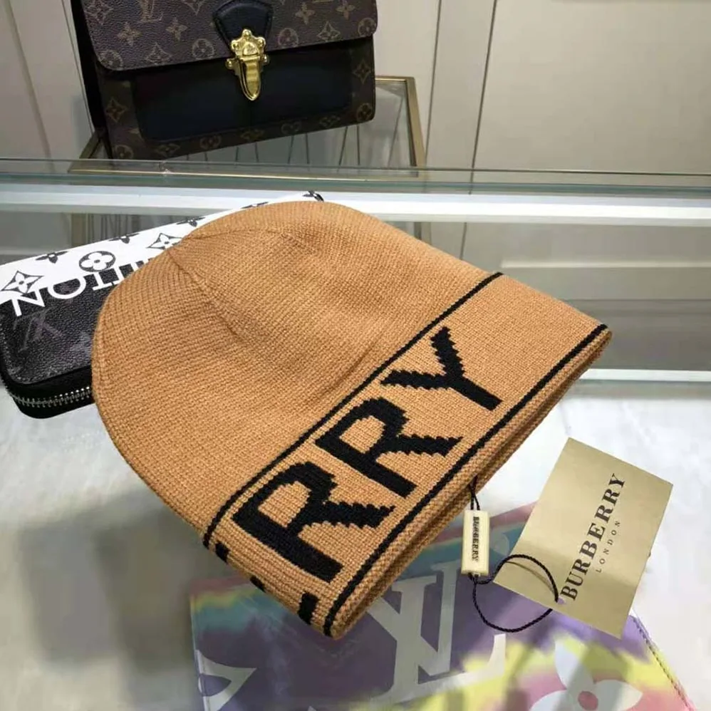 Burberry Logo Intarsia Cashmere Beanie for Women in Brown Burberry Logo Intarsia Cashmere Beanie for Women in Brown