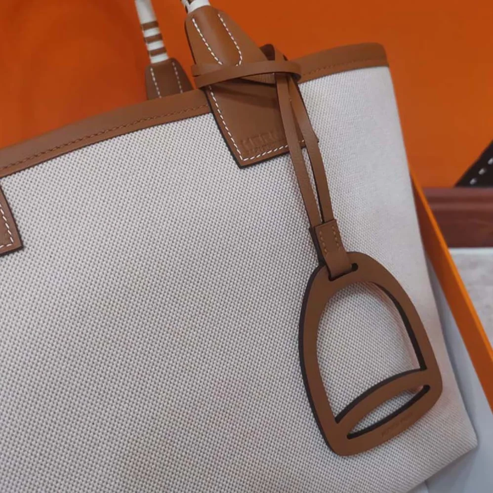 Hermes Steeple 25 Ecru Tote Bag for Unisex in Brown