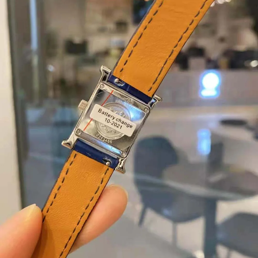 Hermes Heure H Watch Small Model Quartz Movement 25 mm for Women in Navy Hermes Heure H Watch Small Model Quartz Movement 25 mm for Women in Navy
