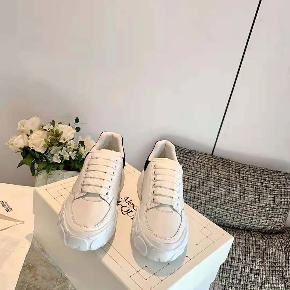 Alexander Mcqueen Court Trainer in White for Unisex in Black Alexander Mcqueen Court Trainer in White for Unisex in Black