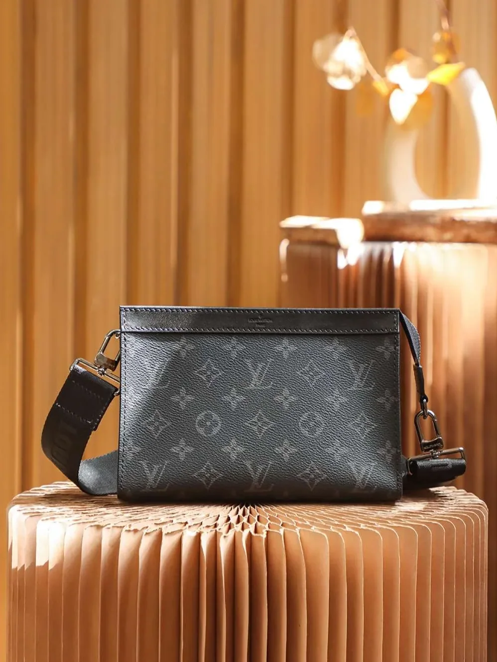 Louis Vuitton Pochette Gaston Wearable Wallet Shoulder Bag / Black Monogram Eclipse Canvas Silver Hardware