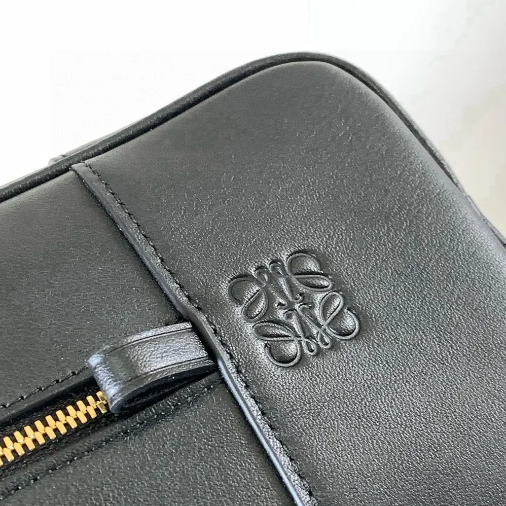 Loewe Amazona 28 Bag in Nappa Calfskin for Unisex in Black Loewe Amazona 28 Bag in Nappa Calfskin for Unisex in Black