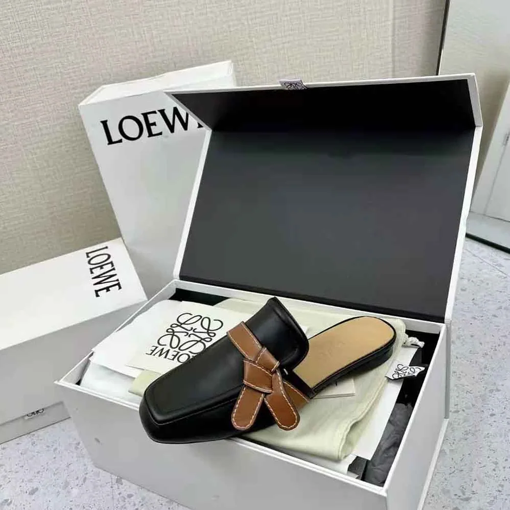 Loewe Gate Flat Mule in Calfskin for Women in Tan Loewe Gate Flat Mule in Calfskin for Women in Tan
