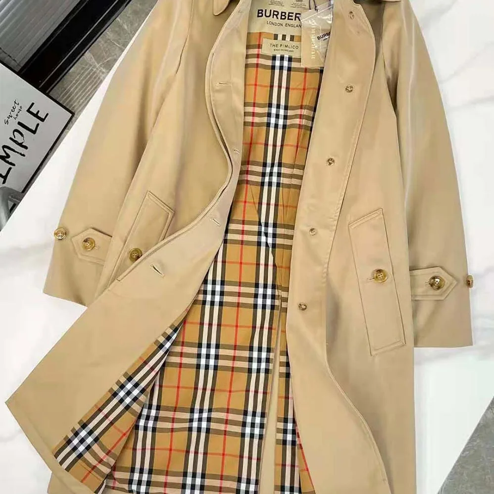 Burberry The Pimlico Heritage Car Coat for Women in Beige Burberry The Pimlico Heritage Car Coat for Women in Beige