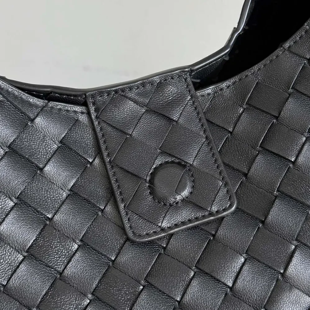 Bottega Veneta Medium Campana for Women in Black Bottega Veneta Medium Campana for Women in Black