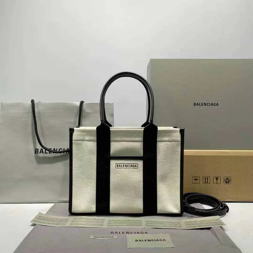 Balenciaga Hardware Small Tote Bag With Strap for Women in White Balenciaga Hardware Small Tote Bag With Strap for Women in White