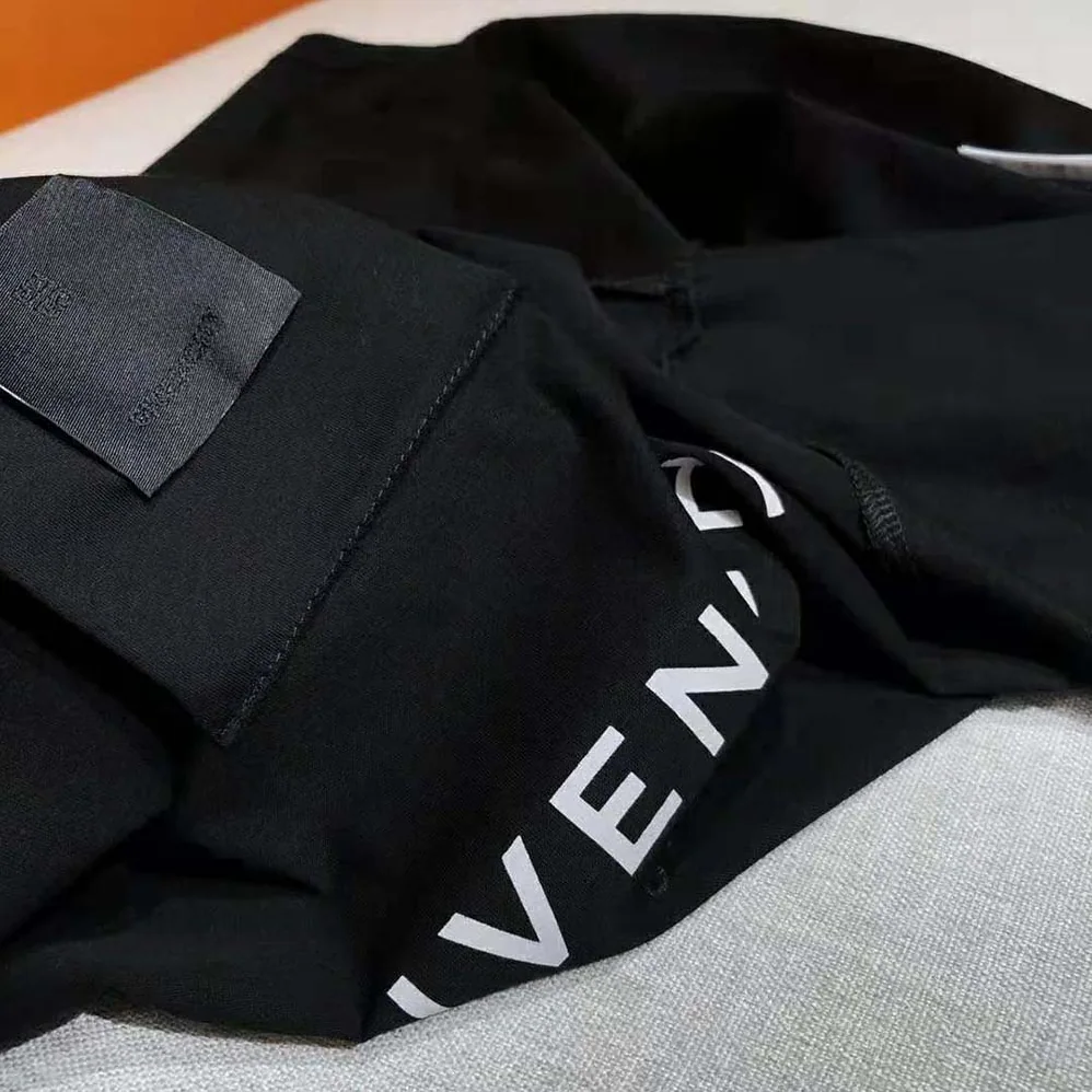 Givenchy Reverse Oversized T-Shirt for Women in Black Givenchy Reverse Oversized T-Shirt for Women in Black