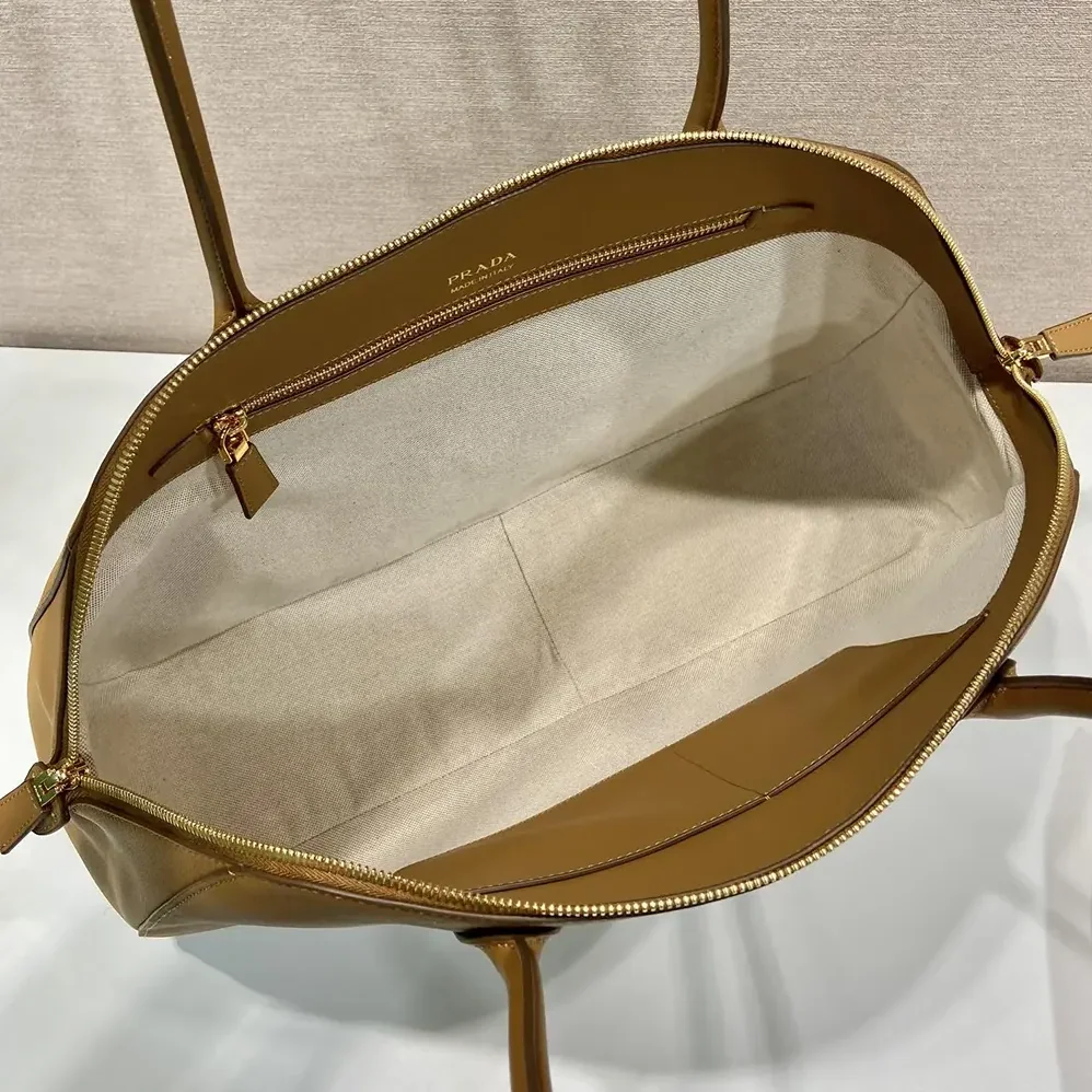 Prada Large Leather Tote Bag with Zipper Closure for Women in Brown Prada Large Leather Tote Bag with Zipper Closure for Women in Brown