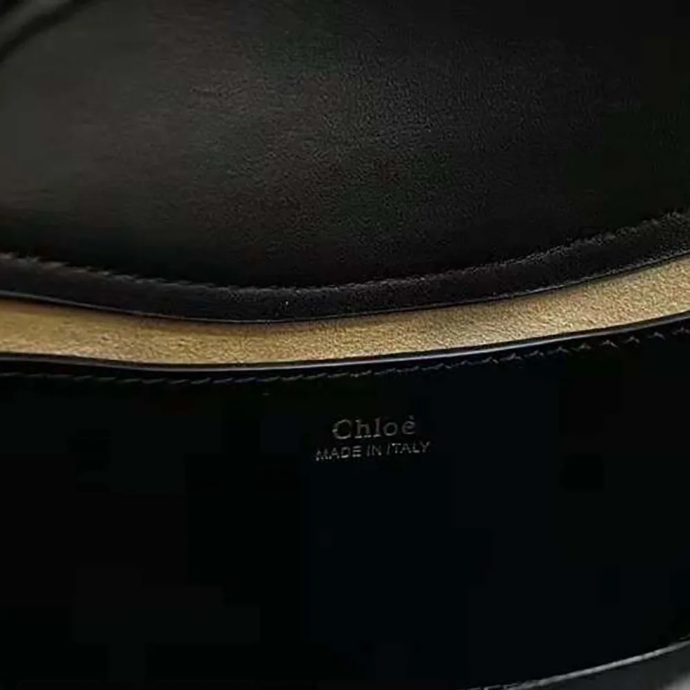 Chloe Kiss Small Purse in Small Grain Calfskin for Women in Black