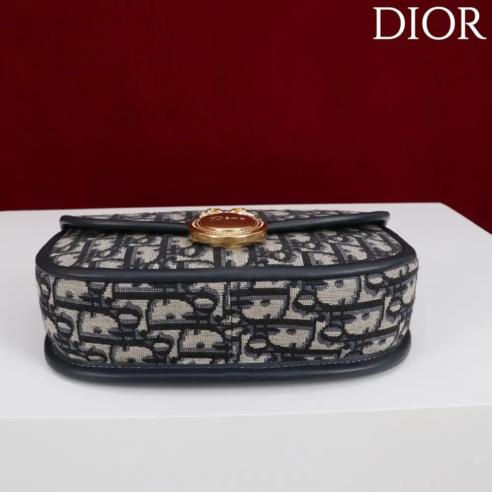 Dior Small Dior Médaillon Flap Bag with Chain Blue Dior Oblique Jacquard for Women Dior Small Dior Médaillon Flap Bag with Chain Blue Dior Oblique Jacquard for Women