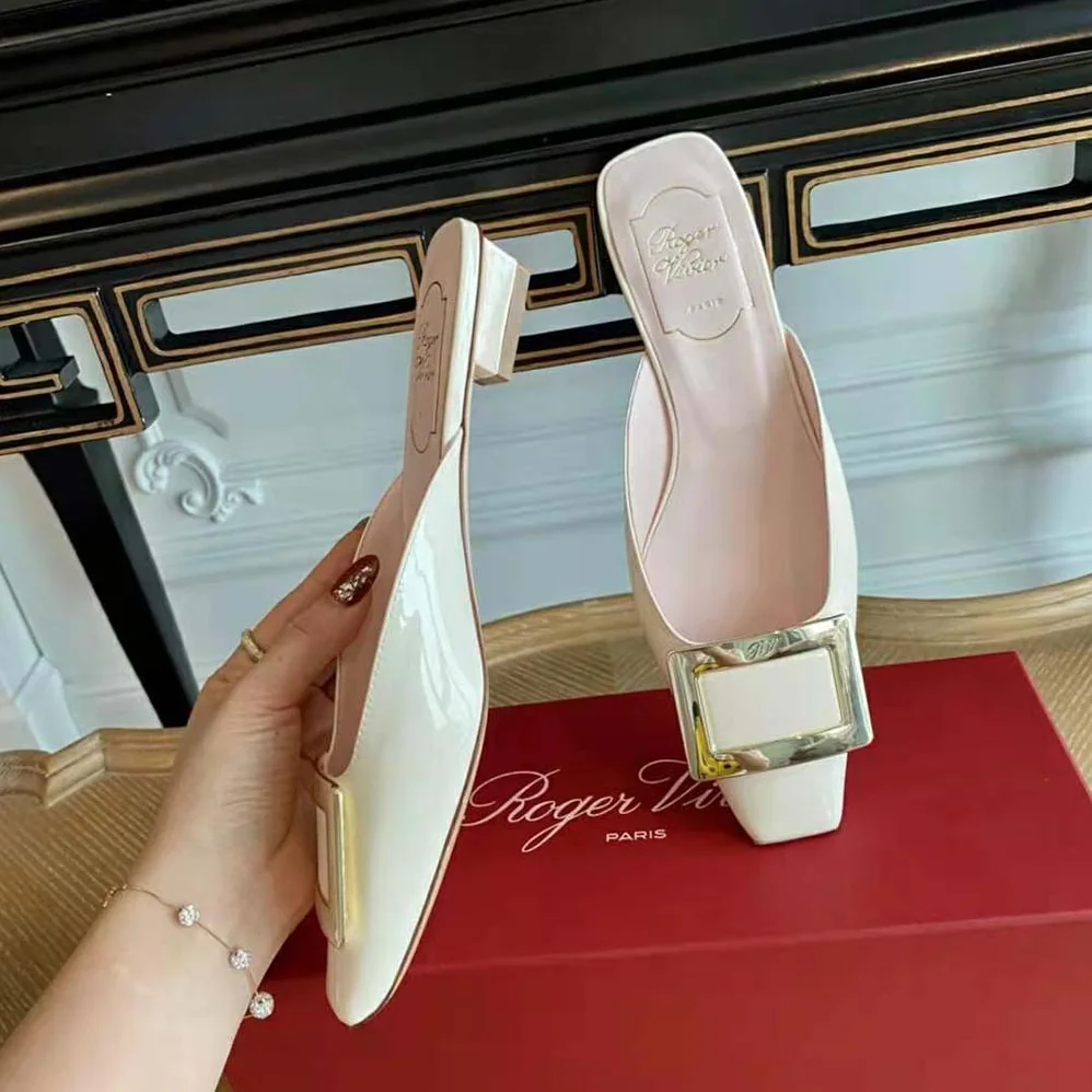 Roger Vivier Belle Vivier Metal Buckle Mules in Patent Leather in 2.5 cm Heel Roger Vivier Belle Vivier Metal Buckle Mules in Patent Leather in 2.5 cm Heel