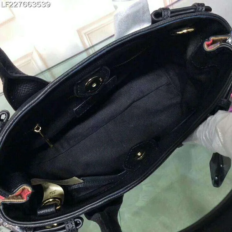 Burberry Small Banner Bag in Leather and House Check in Black