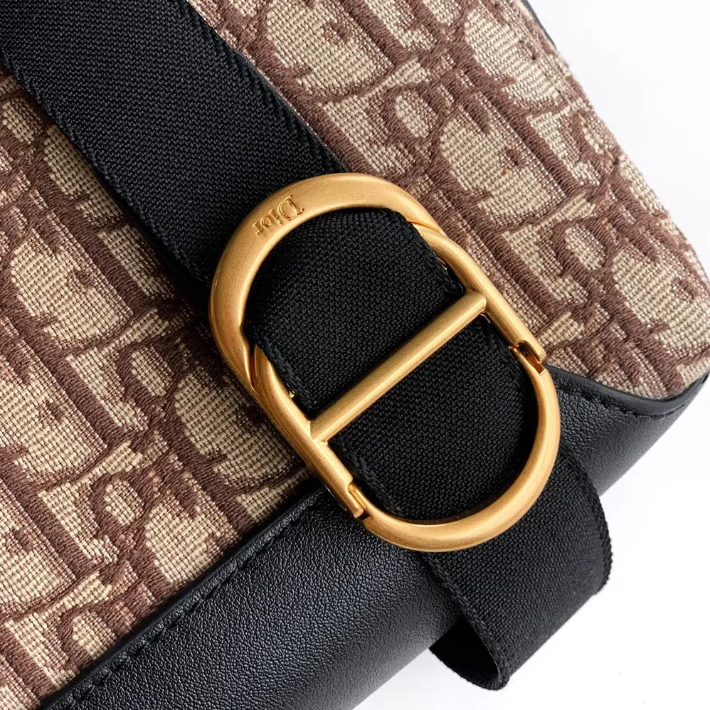 Dior Mini Dior Jett Messenger Bag with Flap Brown Dior Oblique Jacquard for Men Dior Mini Dior Jett Messenger Bag with Flap Brown Dior Oblique Jacquard for Men