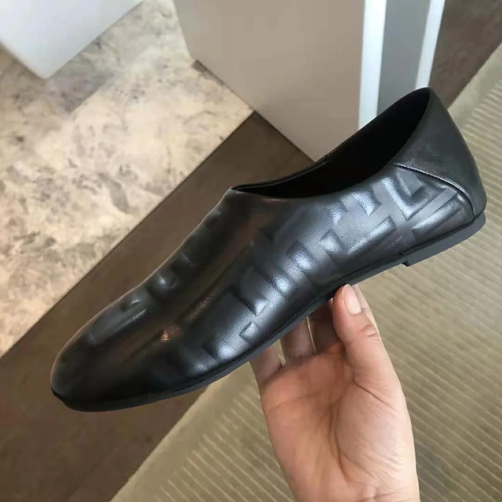 Fendi Signature Black Nappa Leather Slippers for Unisex Fendi Signature Black Nappa Leather Slippers for Unisex