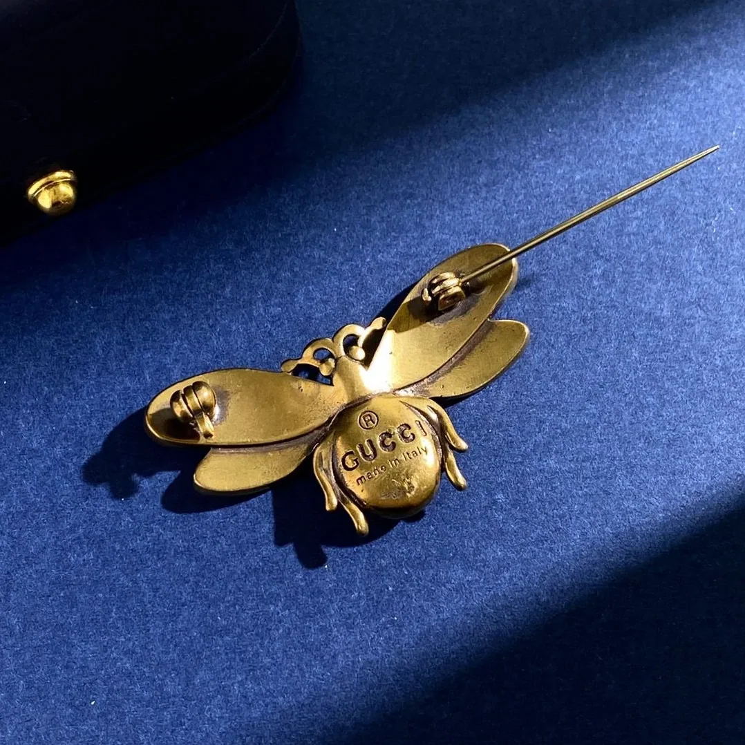 Gucci Bee Series Pearl Red Diamond Bee Brooch Gold