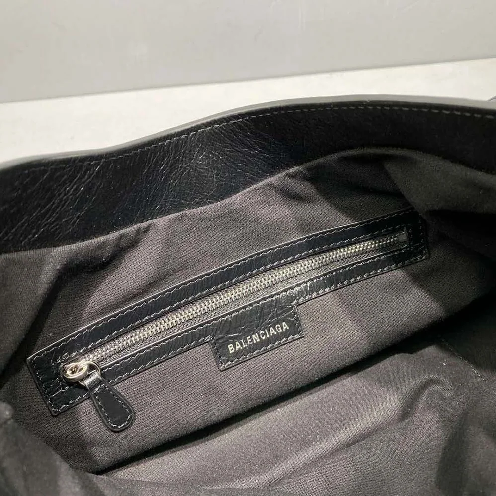 Balenciaga Le Cagole Medium Shoulder Bag in Black for Women