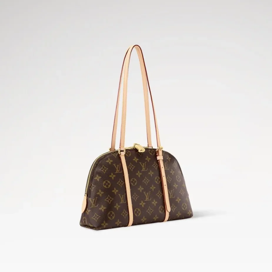 Louis Vuitton Squire PM Shoulder Bag in Monogram Gold Hardware Louis Vuitton Squire PM Shoulder Bag in Monogram Gold Hardware