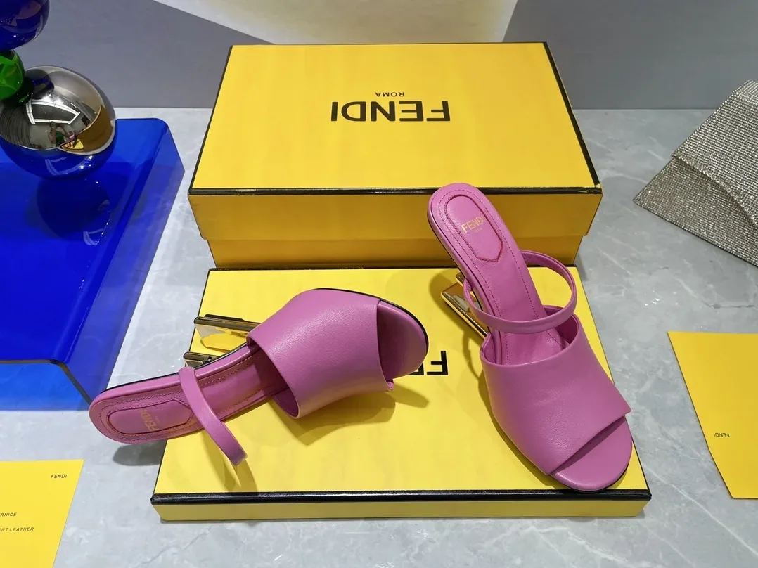 Fendi First Dark Pink High in Heeled Sandals Fendi First Dark Pink High in Heeled Sandals