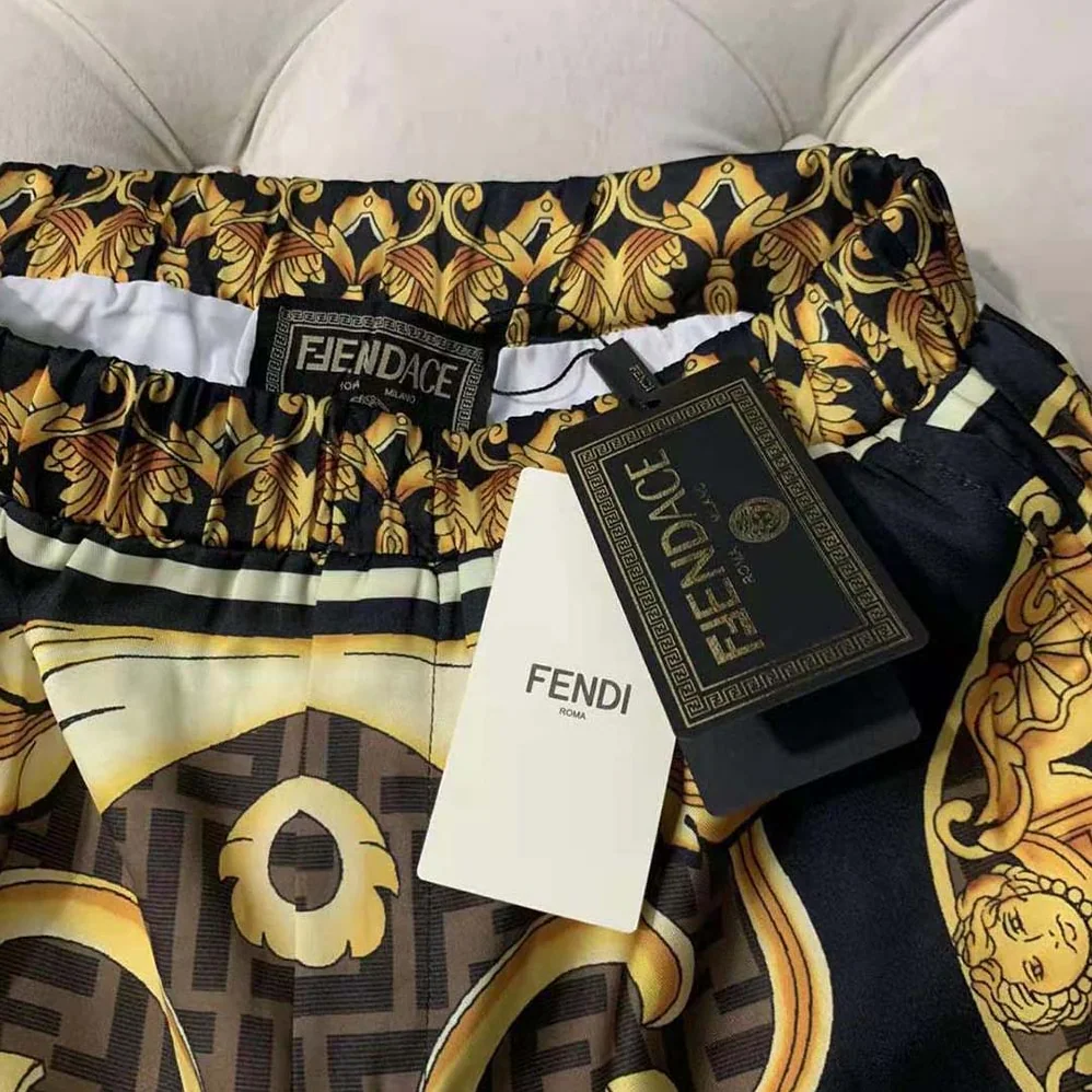 Fendi Bermudas Fendace Multicolor Silk Pants for Men in Black
