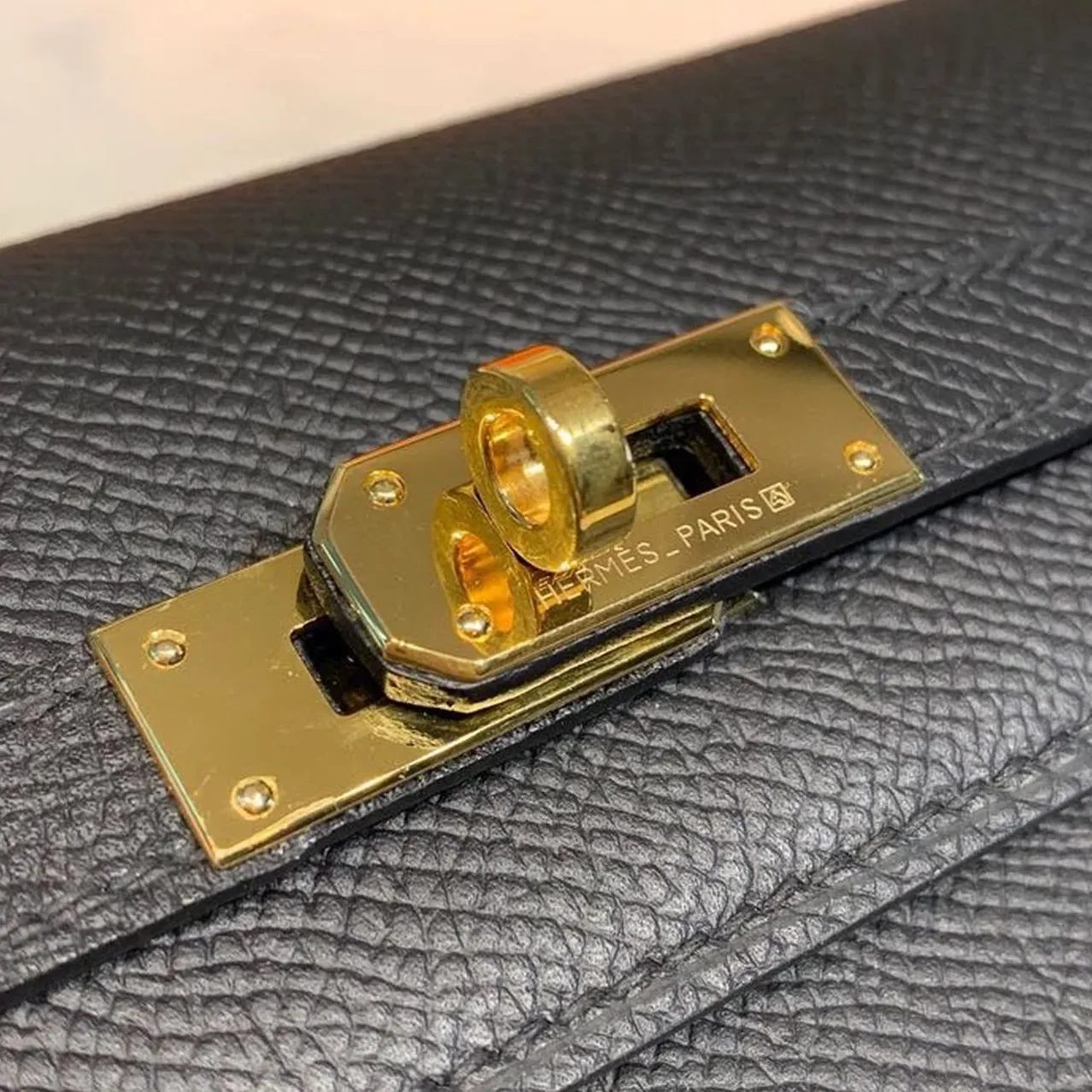 Hermes Kelly Wallet To Go Woc Black With Gold Toned Hardware Bag /
