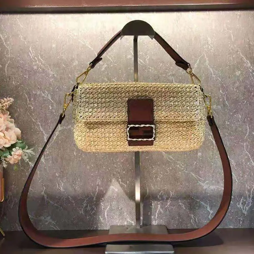 Fendi Baguette Woven Straw Bag for Women in Beige Fendi Baguette Woven Straw Bag for Women in Beige