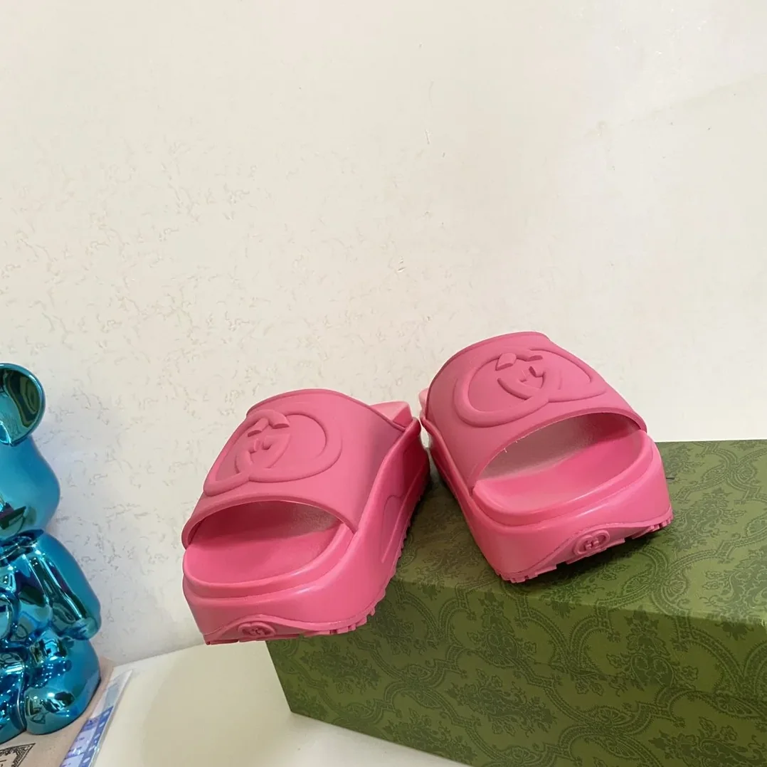 Gucci Interlocking G Slide Sandal Pink Gucci Interlocking G Slide Sandal Pink