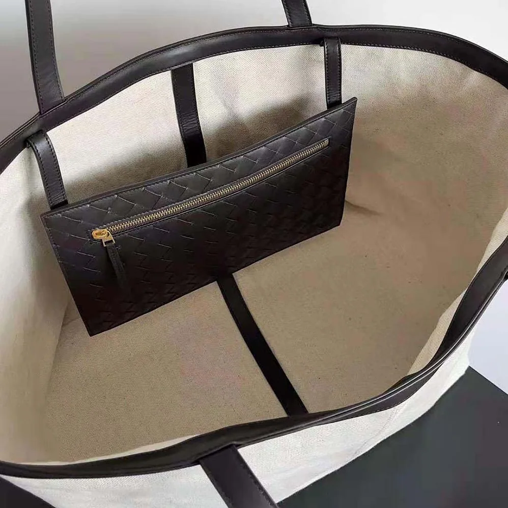 Bottega Veneta Large Flip Flap in Intrecciato Leather for Women