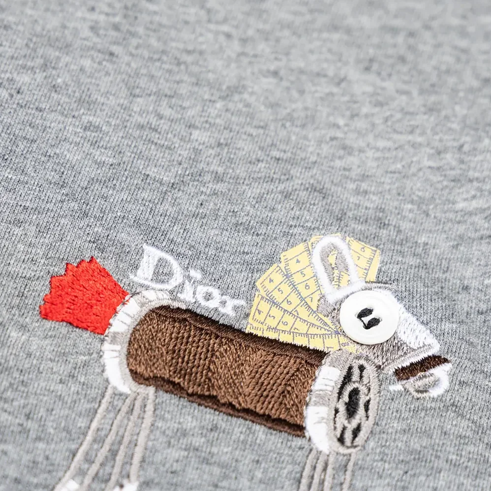 Dior T-Shirt with Horse Embroidery Relaxed Fit Gray Cotton Jersey for Men Dior T-Shirt with Horse Embroidery Relaxed Fit Gray Cotton Jersey for Men
