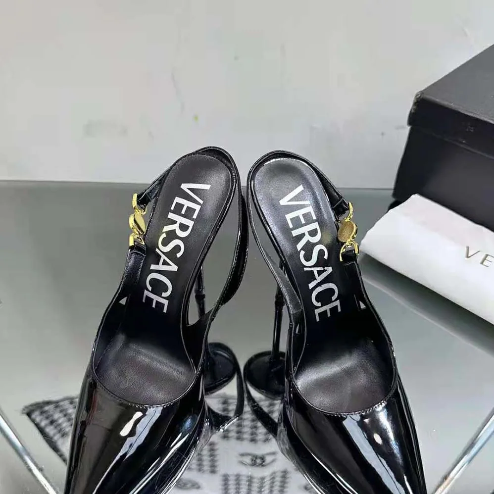 Versace Medusa '95 Slingback Pumps for Women in Black Versace Medusa '95 Slingback Pumps for Women in Black