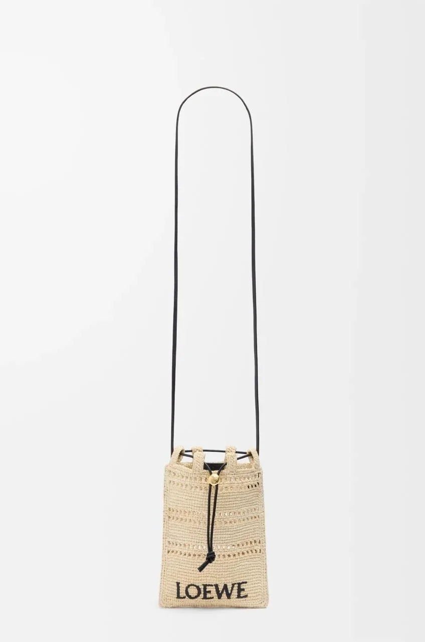 Loewe Drawstring Pocket In Raffia / C756PHPX04