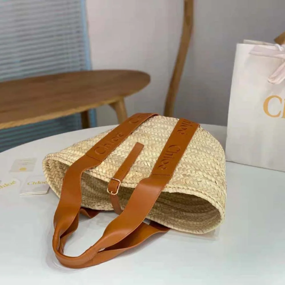 Chloe Sense Medium Basket for Women in Brown Chloe Sense Medium Basket for Women in Brown