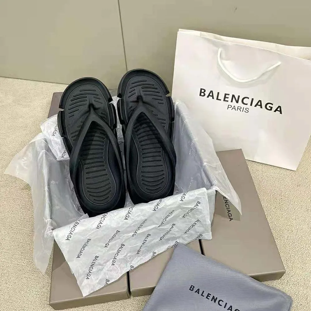 Balenciaga Mold Thong Sandal in Black for Women Balenciaga Mold Thong Sandal in Black for Women