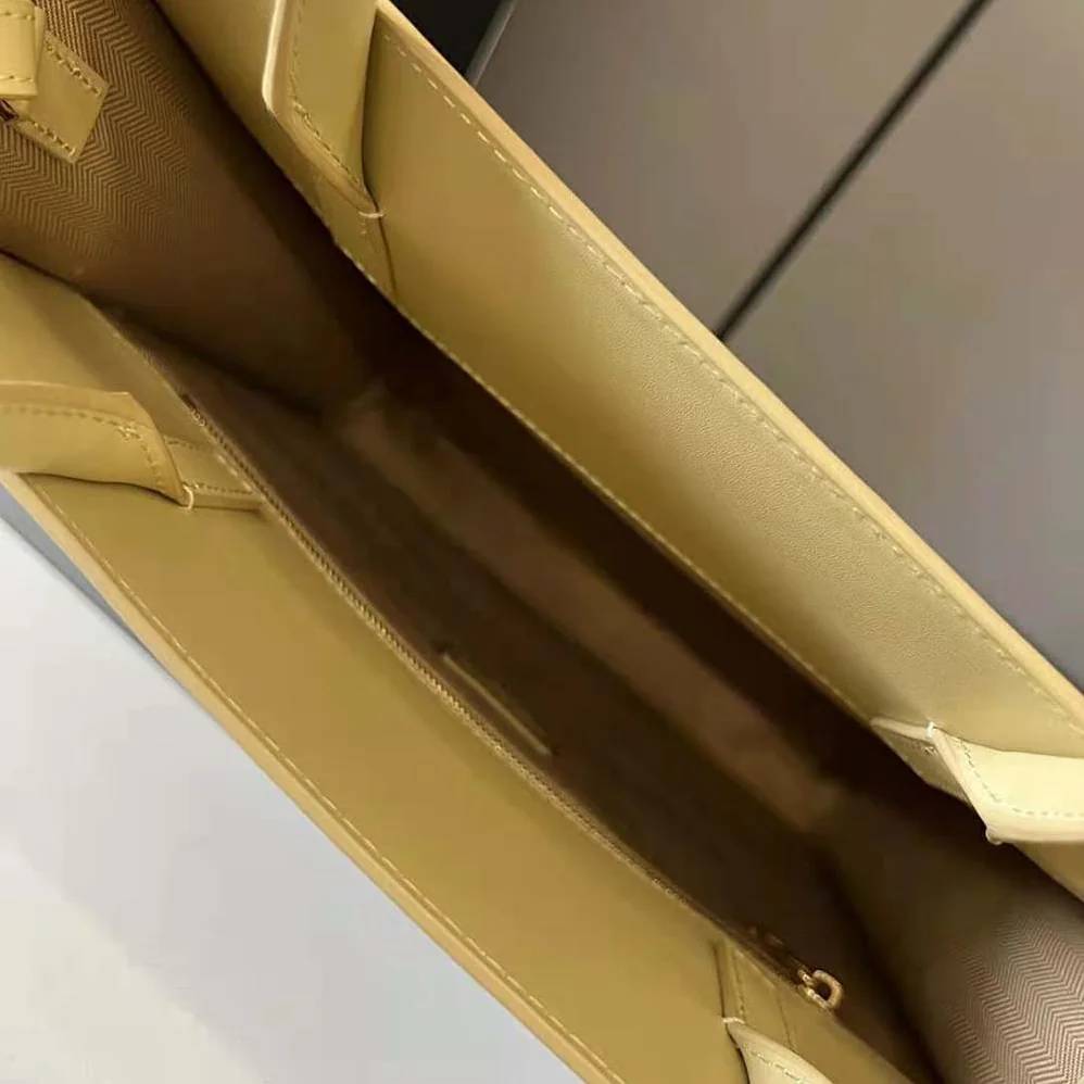 Loewe LOEWE Standard A4 Tote in Sleek Calfskin for Women in Gold Loewe LOEWE Standard A4 Tote in Sleek Calfskin for Women in Gold