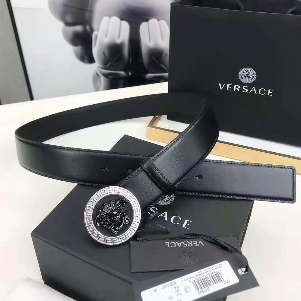 Versace Medusa Biggie Reversible Leather Belt for Men in Black Versace Medusa Biggie Reversible Leather Belt for Men in Black