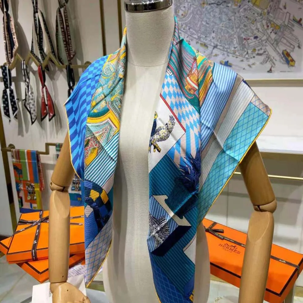 Hermes Grand Theatre Nouveau Scarf 90 in Silk Twill for Women in Navy Hermes Grand Theatre Nouveau Scarf 90 in Silk Twill for Women in Navy