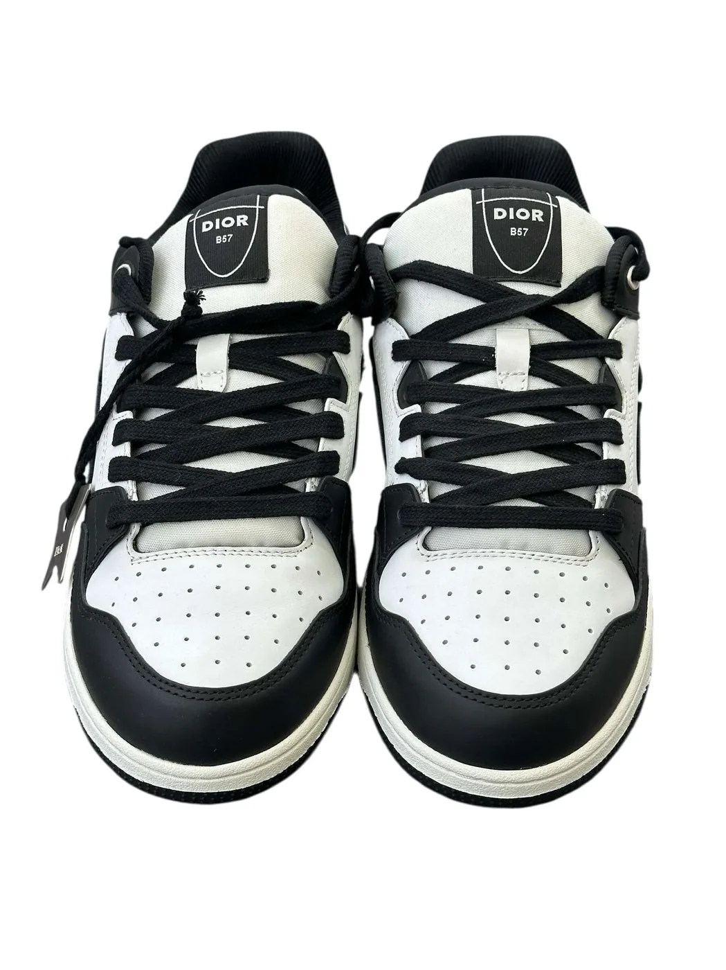 B57 Dribble Low in Top Sneaker Black