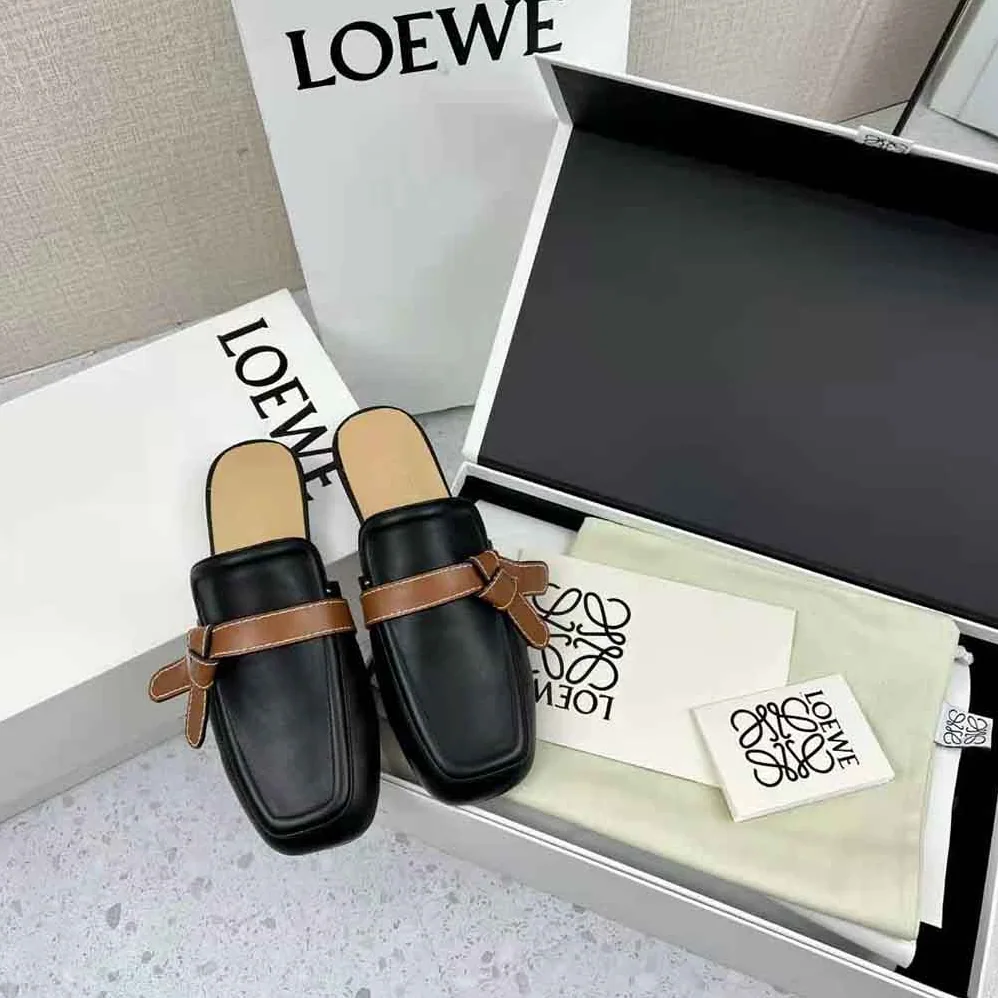 Loewe Gate Flat Mule in Calfskin for Women in Tan Loewe Gate Flat Mule in Calfskin for Women in Tan