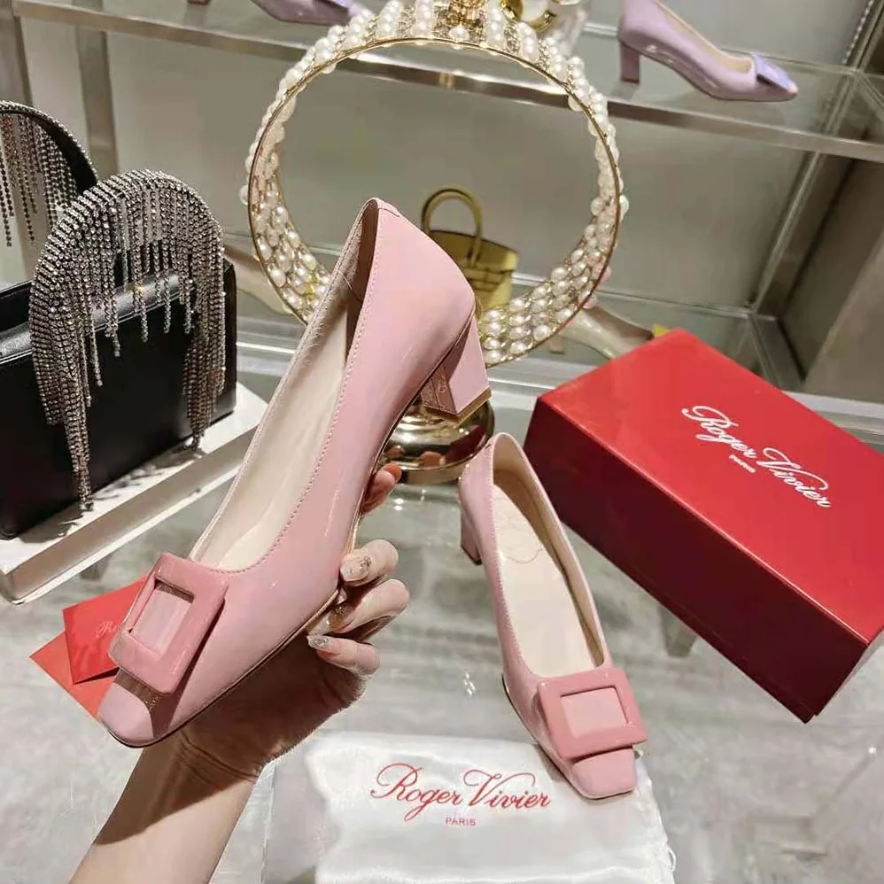 Roger Vivier Patent Leather Belle Vivier Pumps for Women in Pink Roger Vivier Patent Leather Belle Vivier Pumps for Women in Pink