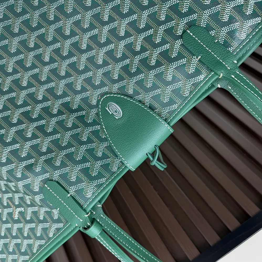 Goyard Saint Louis Gm Bag for Unisex in Green Goyard Saint Louis Gm Bag for Unisex in Green