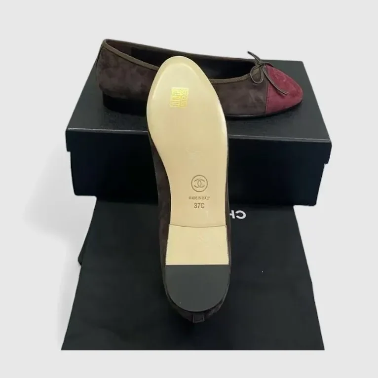 Chanel Ballet Flats Suede Dark Brown in Burgundy