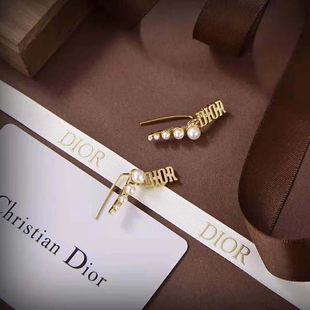 Dior Diorevolution Earrings Gold-Finish Metal and White Resin Pearls for Women Dior Diorevolution Earrings Gold-Finish Metal and White Resin Pearls for Women
