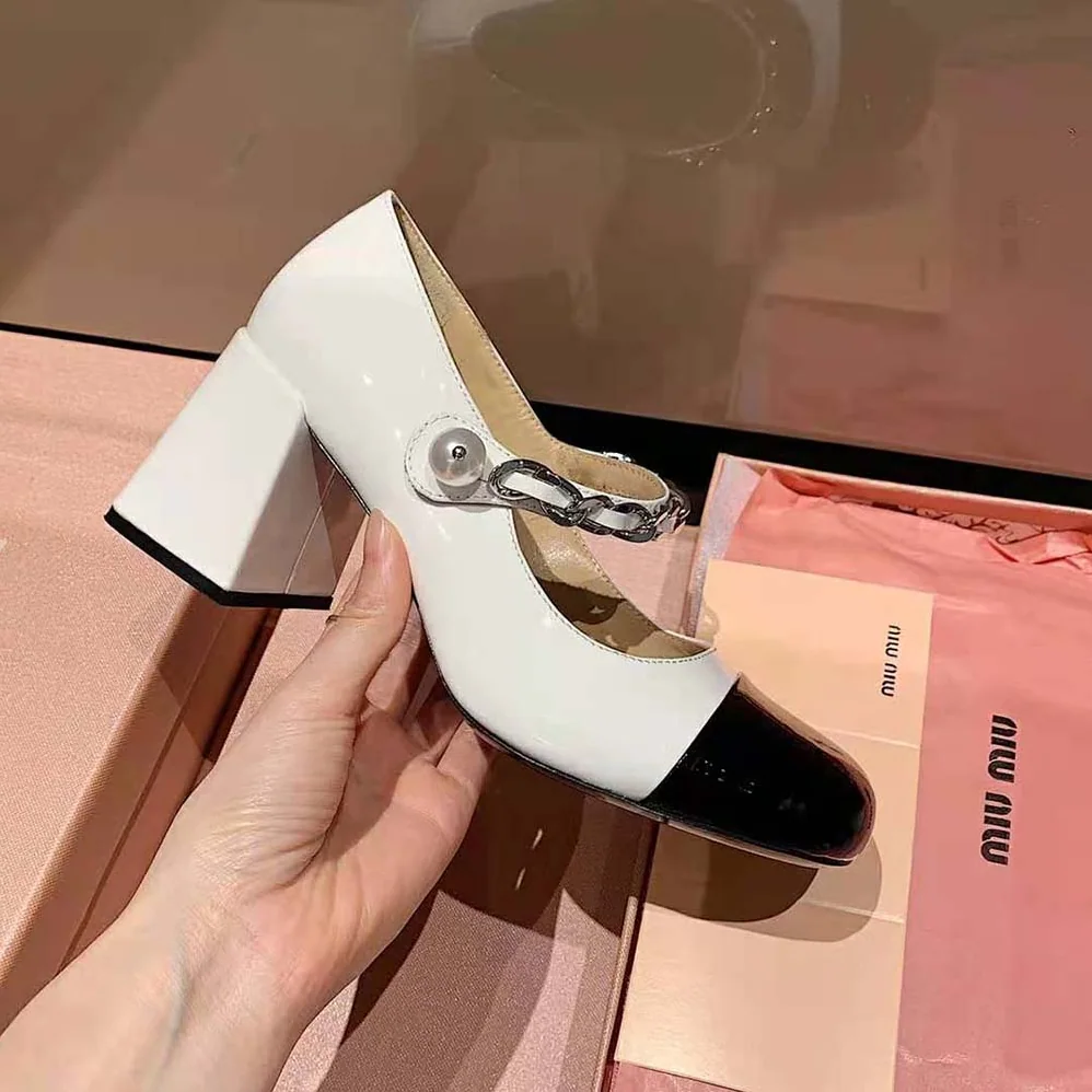 Miu Miu Patent Leather Pumps in 65 mm Heel for Women in White Miu Miu Patent Leather Pumps in 65 mm Heel for Women in White