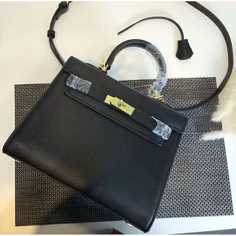 Hermes Kelly Sellier 32 Bag in Togo Leather in Black