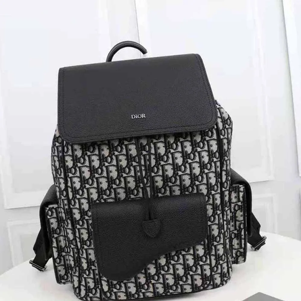 Dior Saddle Backpack Beige and Black Dior Oblique Jacquard and Black Grained Calfskin for Men Dior Saddle Backpack Beige and Black Dior Oblique Jacquard and Black Grained Calfskin for Men