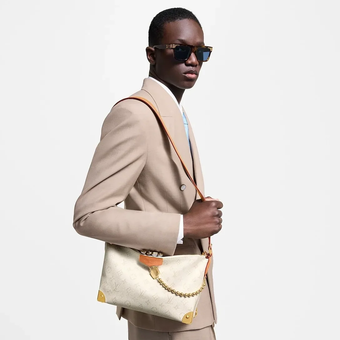 Louis Vuitton Bobo Trunk Bag Off in White /