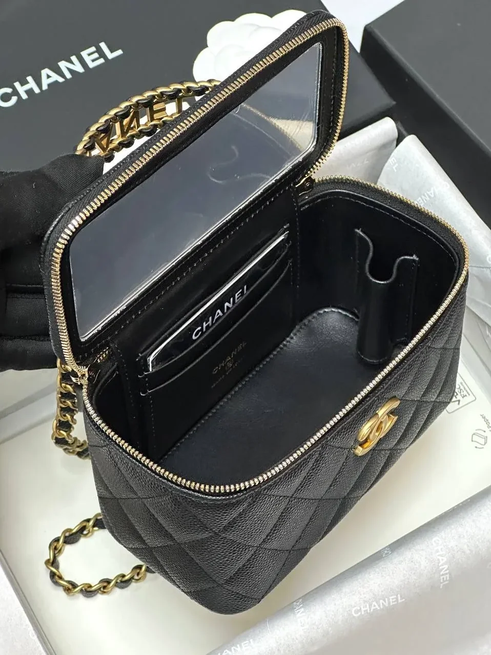 Chanel Small Vanity Case Black / Chanel Small Vanity Case Black /
