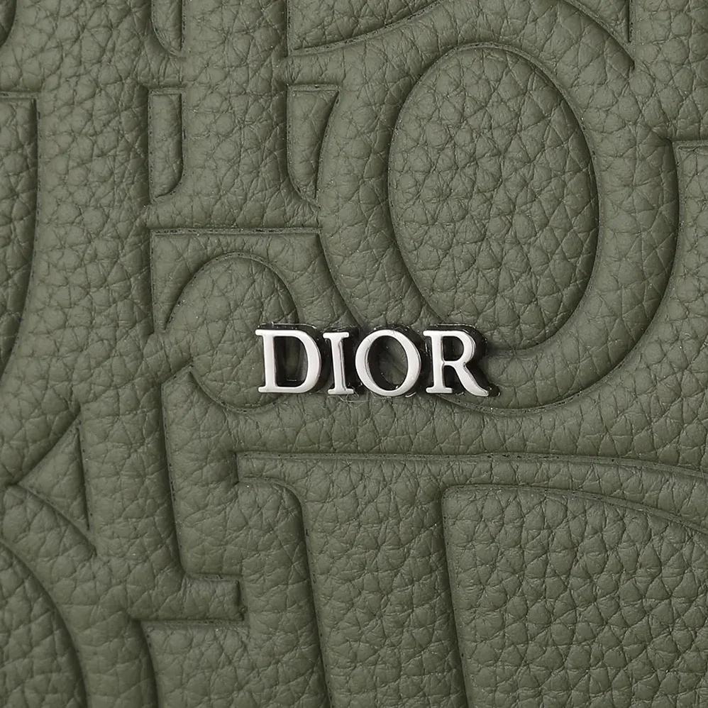 Dior Weekender 40 Khaki Dior Gravity Leather and Khaki Grained Calfskin for Men Dior Weekender 40 Khaki Dior Gravity Leather and Khaki Grained Calfskin for Men