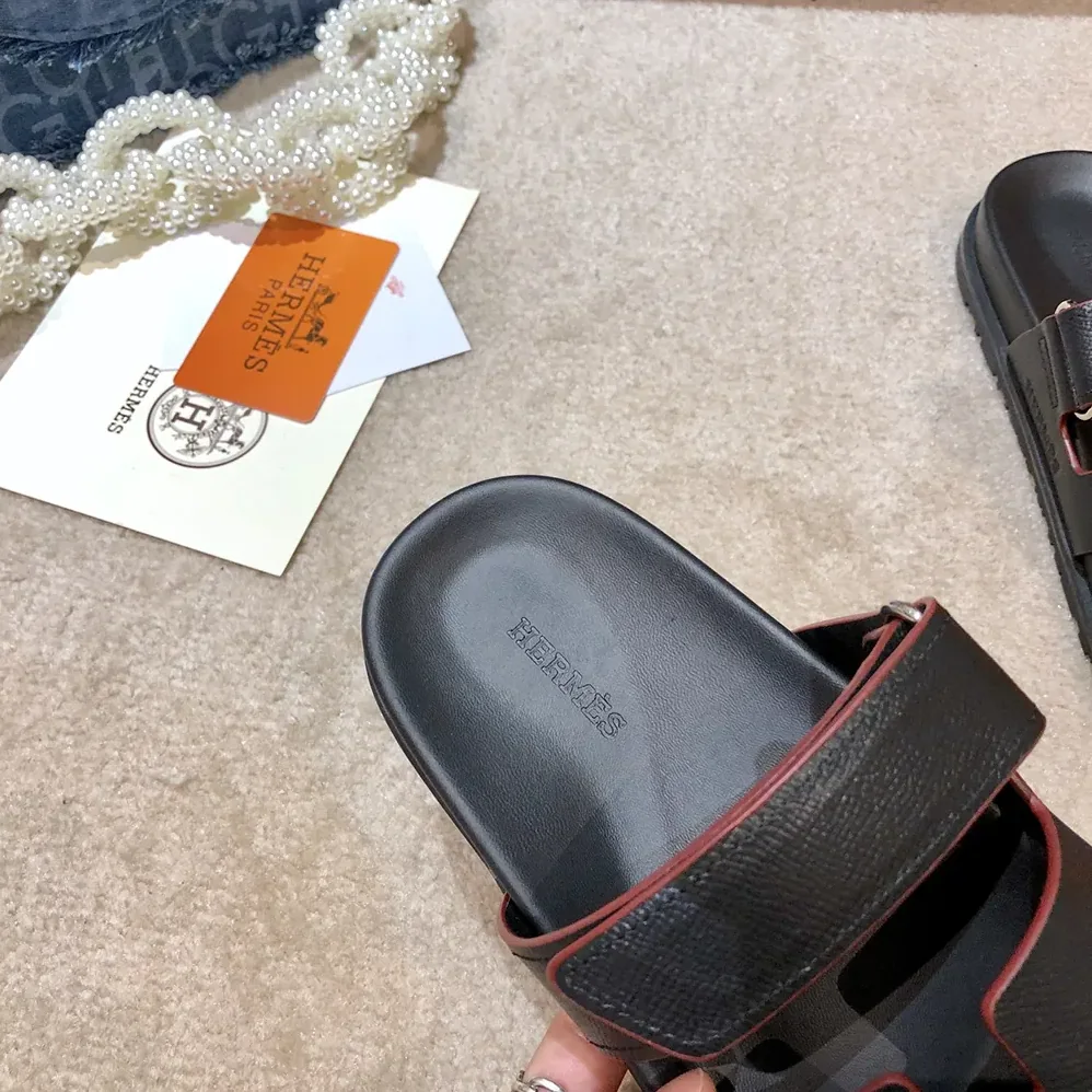 Hermes Chypre Sandal-Black H222100Zv02360 for Unisex Hermes Chypre Sandal-Black H222100Zv02360 for Unisex