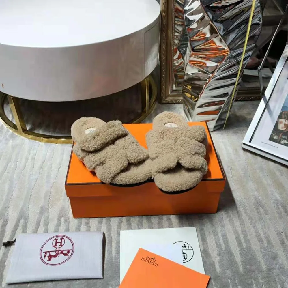 Hermes Chypre Sandal in Woolskin for Women in Brown