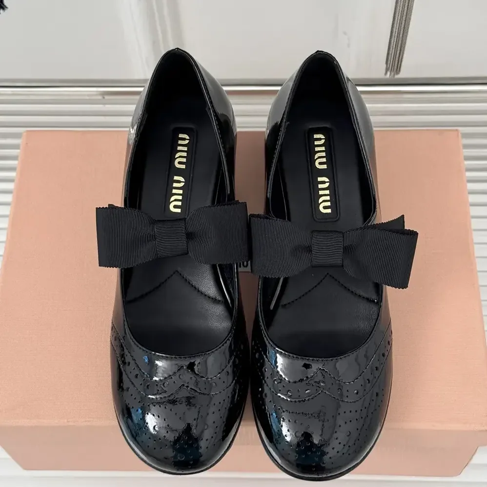 Miu Miu Patent Leather Pumps with Bow for Women in Black Miu Miu Patent Leather Pumps with Bow for Women in Black